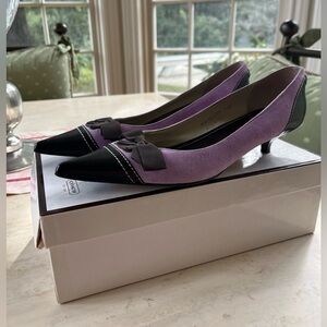 Coach Kitten heel in lavender and chocolate brown